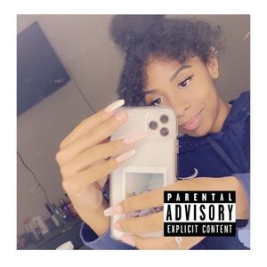 Meet your Posher, Mia